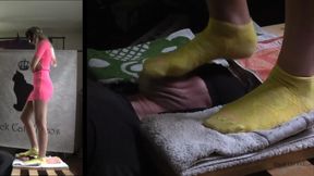facebox for yellow girlish socks featuring Alice (two cameras)