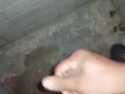 Hombre masturbándose
