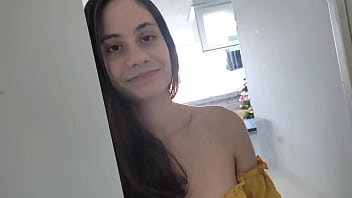 Mi vecina cachonda se deja coger en su casa / porno casero