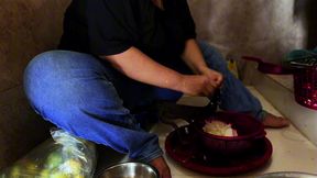 saudi hot stepmom make me seduce by show her big tits & big ass in kitchen when she cooking vegetable