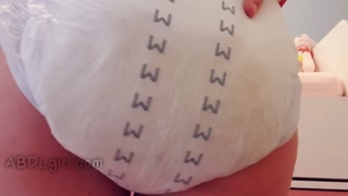 Emma ABDL - funny diaper video with diaper sounds