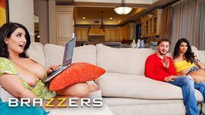Harley Hazes Sexy Roommate Sarah Arabic Is A Total Thirst Trap For Her Bf Apollo