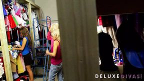 DeluxeDivas - Live Chat - Massey Masturbates Online