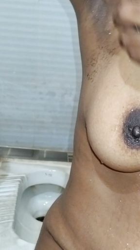 Desi hot saira stepsister shaved armpits and bathing
