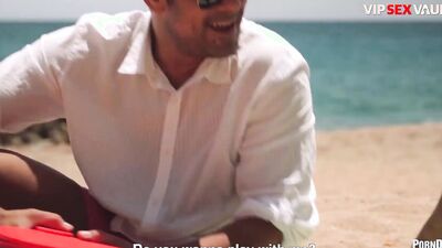 Brunette Portuguese Babe Noe Milk Enjoys Nasty Fun At The Beach With BF In Hot Sex - VIP SEX VAULT