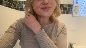 Watch my golden nectar flow 💦🖤