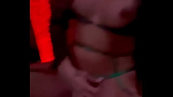 Vid&eacute_o de la semaine Mais que ce passe-t-il dans ma cabine Voici ce qu&rsquo_il...