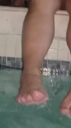 Foot Fetish My Stepmom Models Them in the Hotel Pool