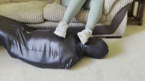 Outlaw Endures Mistress's Gym Feet 1080p