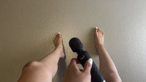 Goddess Masturbating to Feet