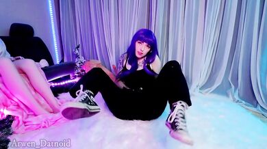 Fishnet clad emo thot fingers pistons her dripping pussy raw