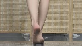 Meng Meng in Yoga Balance & Soapy Aftercare: From Dirty Soles to Thick Lather Scrub