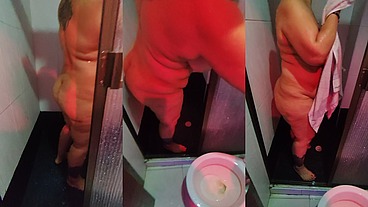 Sexo en la Ducha Con una Puta madura