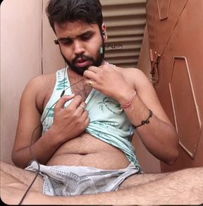 A Hot Bhabhi Has Working in Kitchen Has Grab by a Horny Man and Ismaatdeva Has Fully Feel That Orgasm