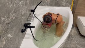 Breath-holding practice in a diving mask (custom video)