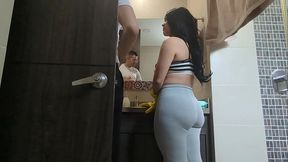 The cleaning lady wants to suck her boss'_s dick - Amateur