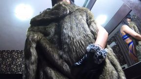 Green Fur-coated Milf Gets Deep Dicked and Cums Hard in Leather & Boots