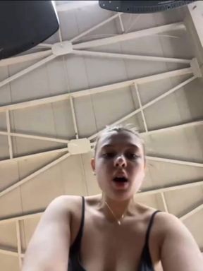 Hard fucking blonde girl in the gym
