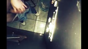 Janelas do prazer - Gozando na boca de um desconhecido no glory hole