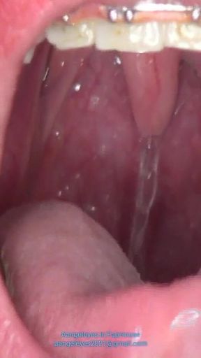 Super Kinky Show with Big Grapes