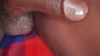 Domácí sólové video s teenagerskými gay děvkami, velkým pérem, velkým černým pérem, které dostává anální sex