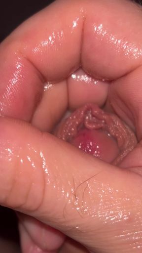 I take advantage of my wife&#039;s absence to touch myself while thinking of her beautiful juicy