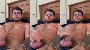 novinho batendo uma e fumando ate gozar