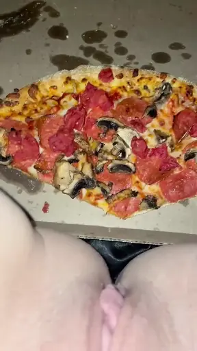 PIZZA TEEN MASTURBATION -KINKY FOOD FETISH-FEMALE WEIRD ARAB PORN-REAL ORGASM- AMATEUR- ARABIAN SNOWWHITE-USA LOS ANGELES 2025 G