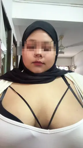 Curvy hijabi babe gets her big titties squeezed and fucked during a massage