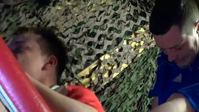 2050 Chrisian bais&eacute_ no capote sur un slingle sexy Cristian se fait baiser no ...