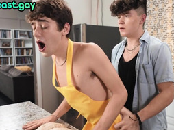 Str8 twink bareback fucks gay skinny ass while alone