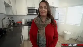 B Usty Milf Elexis Monore Spreads Her Legs For The Luck