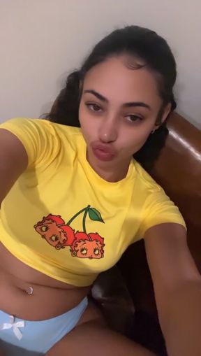 Assy amateur teen reveals all