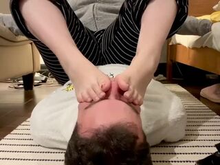 Girlfriend rubs her smelly feet on my face