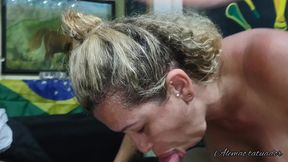 a pornstar premiadissma mirella mansur depois de fazer a sua tattoo ficou se esfregando no tatuador e no seu parceiro alex lima , alemao tatuador do casal strong nao resistiu e premiou