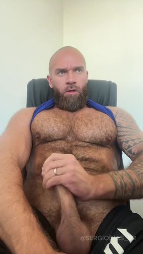 Big Muscle Bear Jerking and Cums