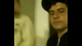 Minperra cachonda penetrada en cuatro mientras caminamos