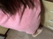 Suegra Caliente se queda sola en casa con el Yerno. QUE CULO ENORME!🤤💦