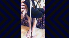 mes premiers escarpins !!une video foot fetish avec du dangling et plus encore...