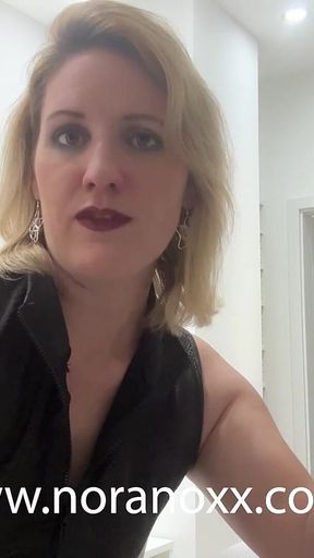 Single Men in Swingers Clubs - Don't Be a Wallflower!