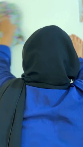 Hijab Muslim Arab Big Ass & Huge Boobs Maid Gets Hot & Undress Her Burqa & Hijab & Fucking Sex Toy