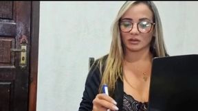 secretaria gostosa chupa pau do cliente.
