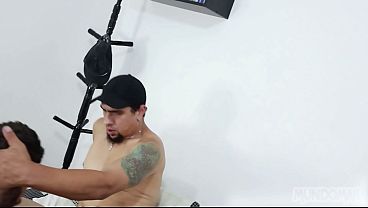 Dando pro sorveteiro no banheir&atilde_o