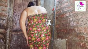 මල් චිත්තේ ඇදන් නාන අතරේ හැමදාම හොරෙන් ඇවිත් හොදට හුකන අල්ලපු ගෙදර පොඩි කොල්ලා තාම නැනේ,asian girl.