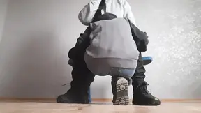 Married neighbor licks my pussy in her empty apartment