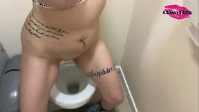 Classy'_s Wet Pussy Pissing up Close