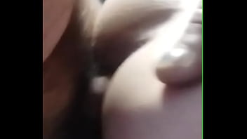 NOVINHA ADORA FICAR DE QUATRO ENQUANTO ELE METE COM FORCA