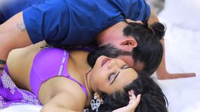 Honey Desi Bhabhi Gets Naughty in Saree