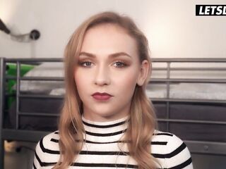 Czech Bitch Jenny Wild Bangs Stranger In Hostel Room - LETSDOEIT