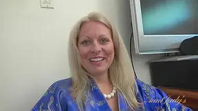 Blonde Milf Zoey Tells You Some Dirty Stories With Zoey Tyler